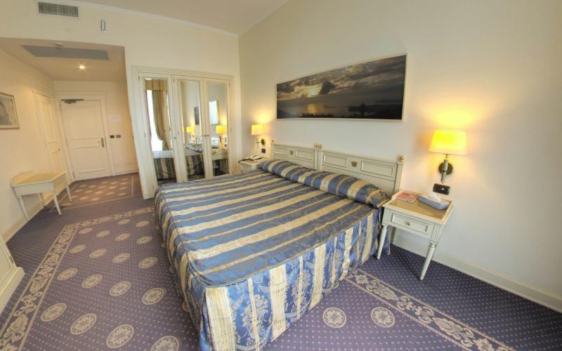 Hotel Savoy Palace Gardone Riviera Exterior foto